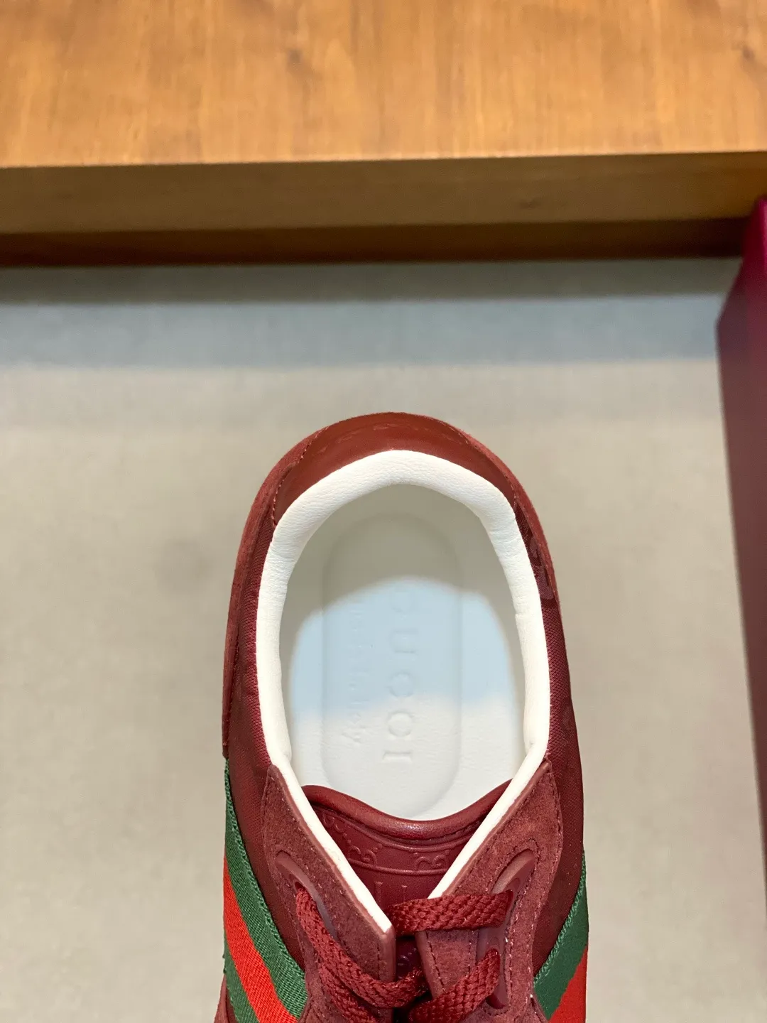 Men's shoes 💰660 [Gucci] Gucci - high-end quality original order 👩🏻‍❤️‍👨🏻 couple wear 🔍🔍🔍 casual sports shoes - upper: 🔝 suede calfskin, shoe body brand totem cloth. brand webbing, tongue. heel. air pressure brand logo - lining: water-dyed sheepskin -Outsole: ultra-light TPU foam·TR rubber; two-color molded outsole -Ultra-high quality control·fine workmanship: highlighted (high-end·exquisite·class) -Size: same style for men and women 36-44 (female 35, 40, male 45, 46 can be customized)·